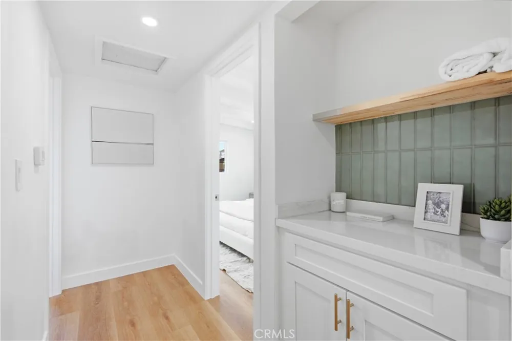 14372 Livingston Tustin, CA 92780