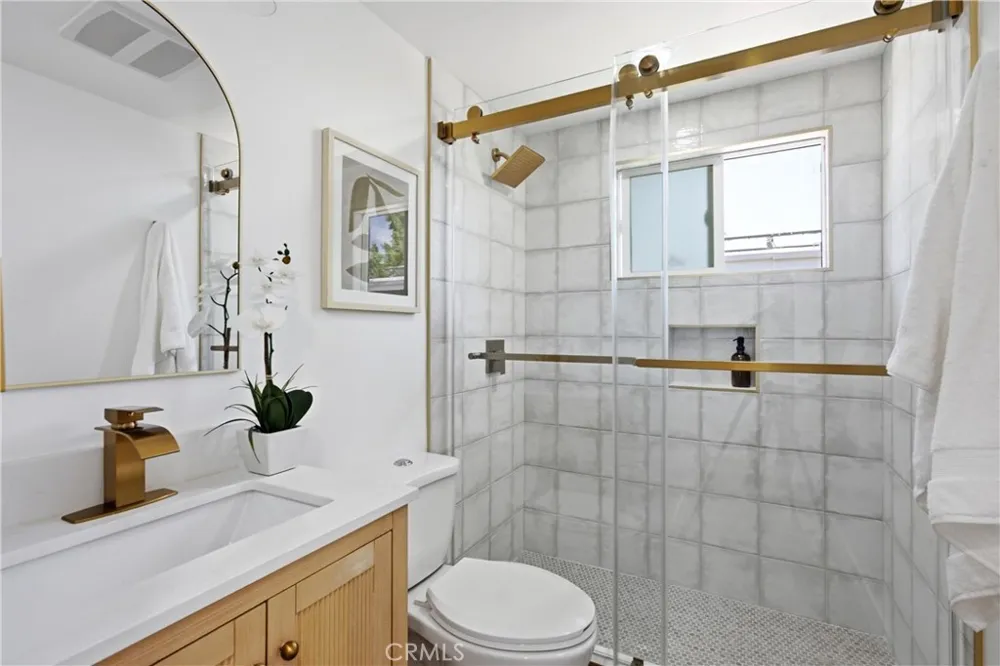 14372 Livingston Tustin, CA 92780