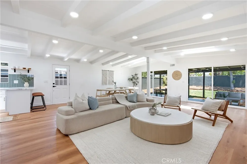 14372 Livingston Tustin, CA 92780