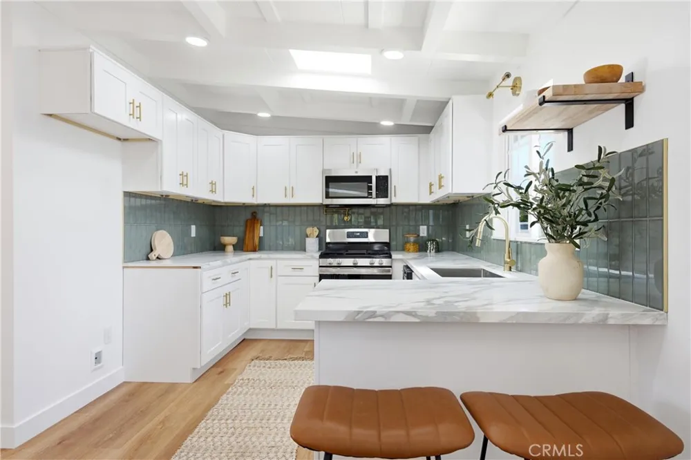 14372 Livingston Tustin, CA 92780