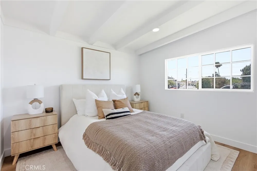 14372 Livingston Tustin, CA 92780
