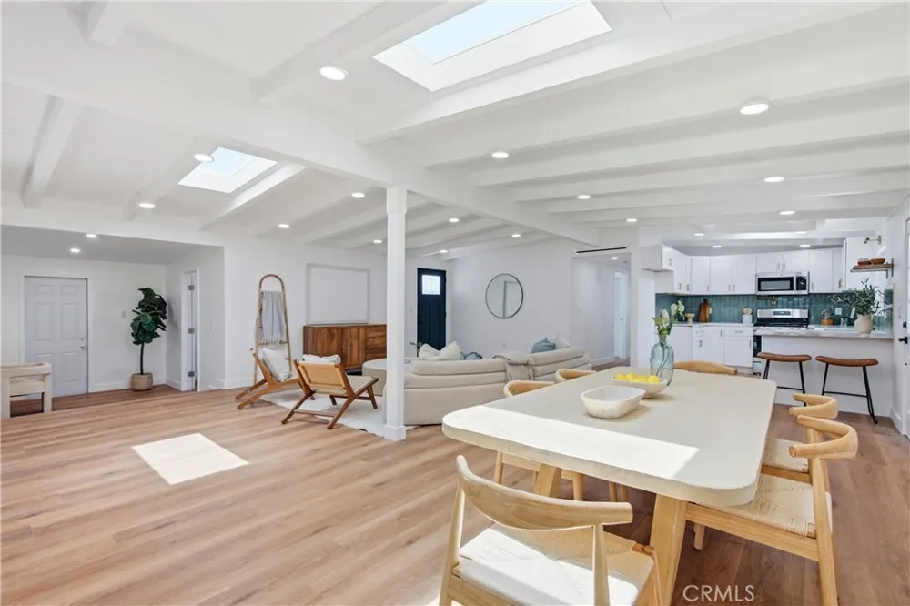14372 Livingston Tustin, CA 92780