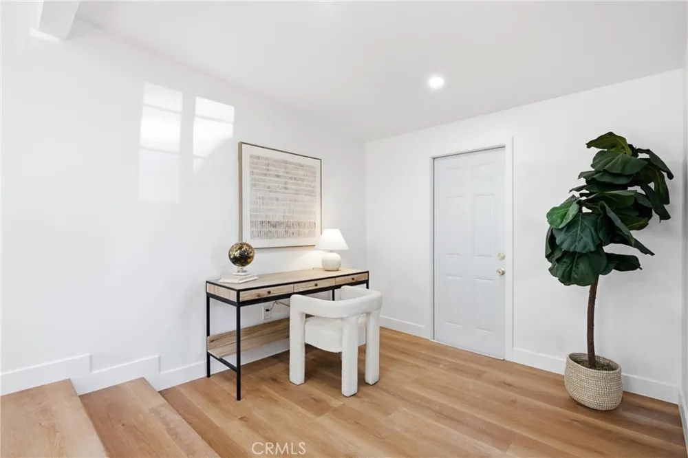 14372 Livingston Tustin, CA 92780