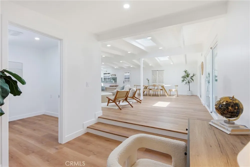 14372 Livingston Tustin, CA 92780