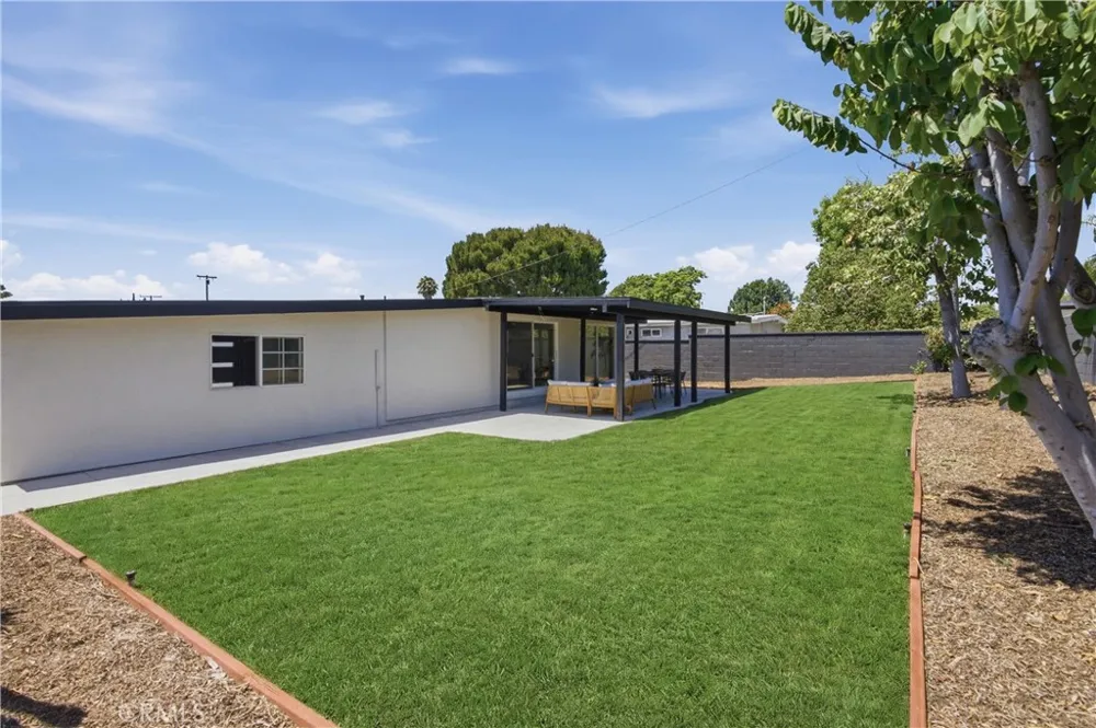 14372 Livingston Tustin, CA 92780