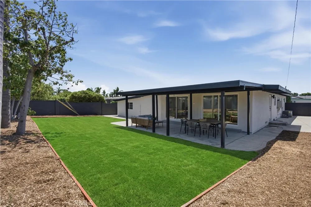 14372 Livingston Tustin, CA 92780