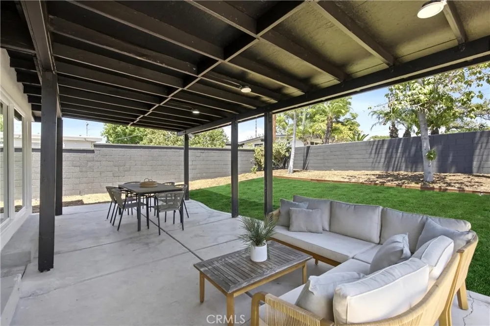 14372 Livingston Tustin, CA 92780