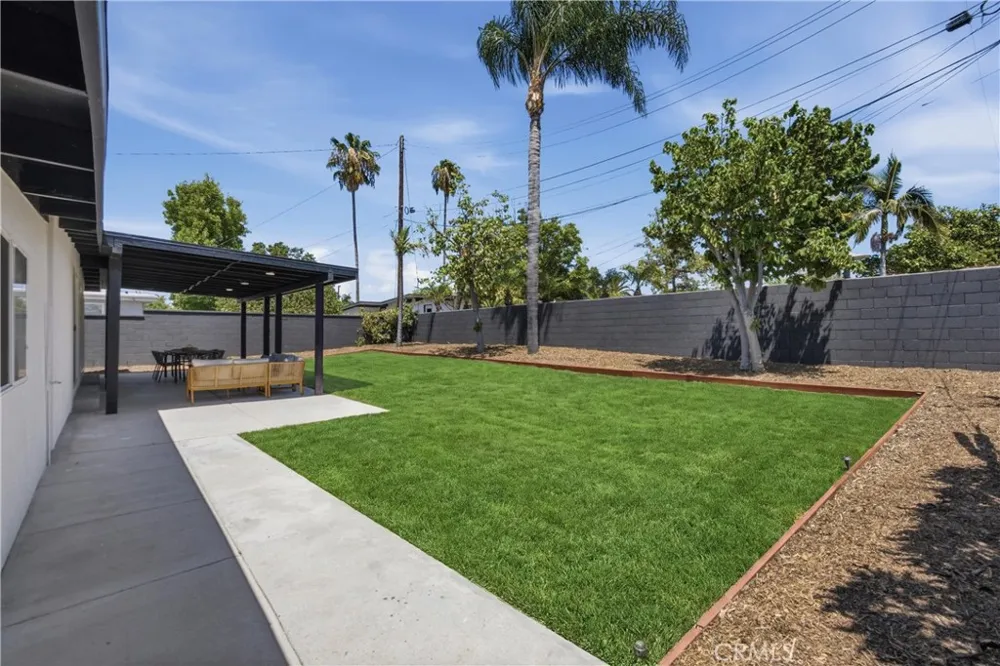 14372 Livingston Tustin, CA 92780