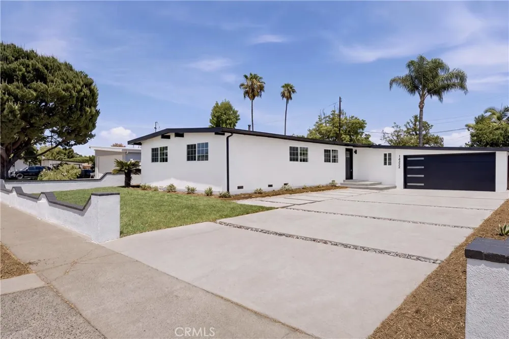 14372 Livingston Tustin, CA 92780