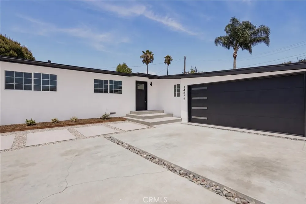 14372 Livingston Tustin, CA 92780
