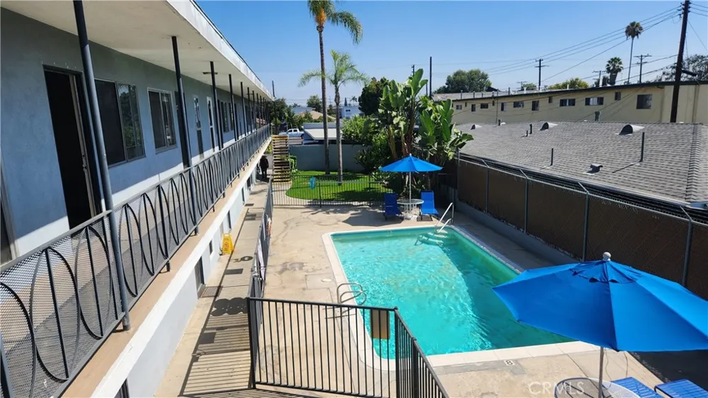 5029 Santa Ana Cudahy, CA 90201