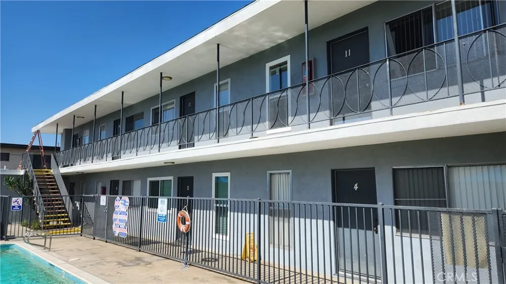 5029 Santa Ana Cudahy, CA 90201