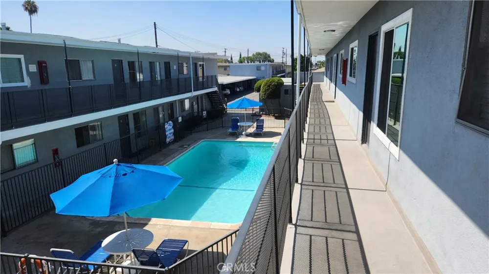 5029 Santa Ana Cudahy, CA 90201