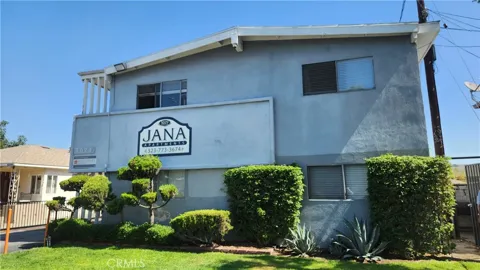 5029 Santa Ana
