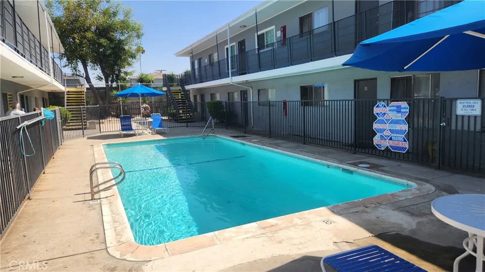 5029 Santa Ana Cudahy, CA 90201