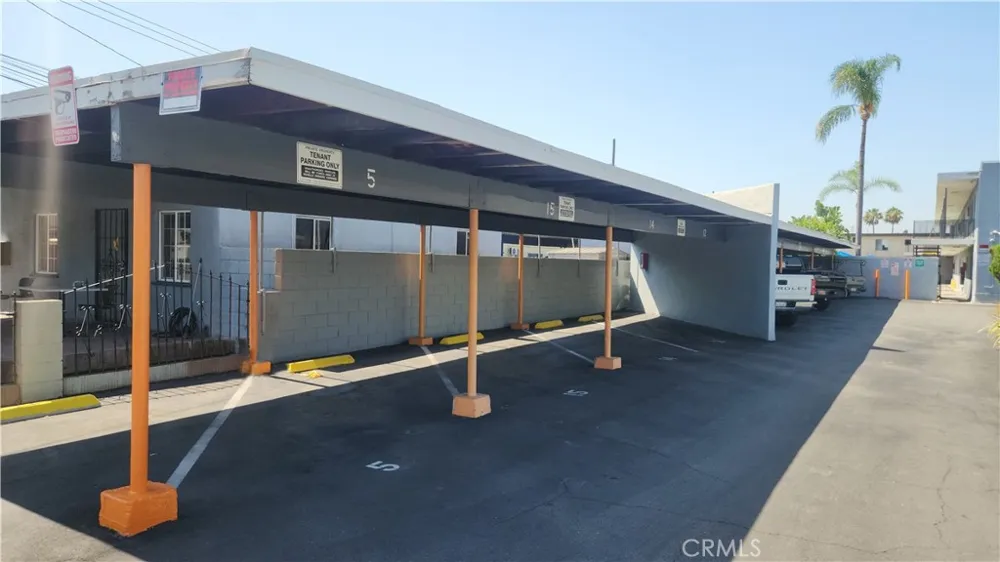 5029 Santa Ana Cudahy, CA 90201