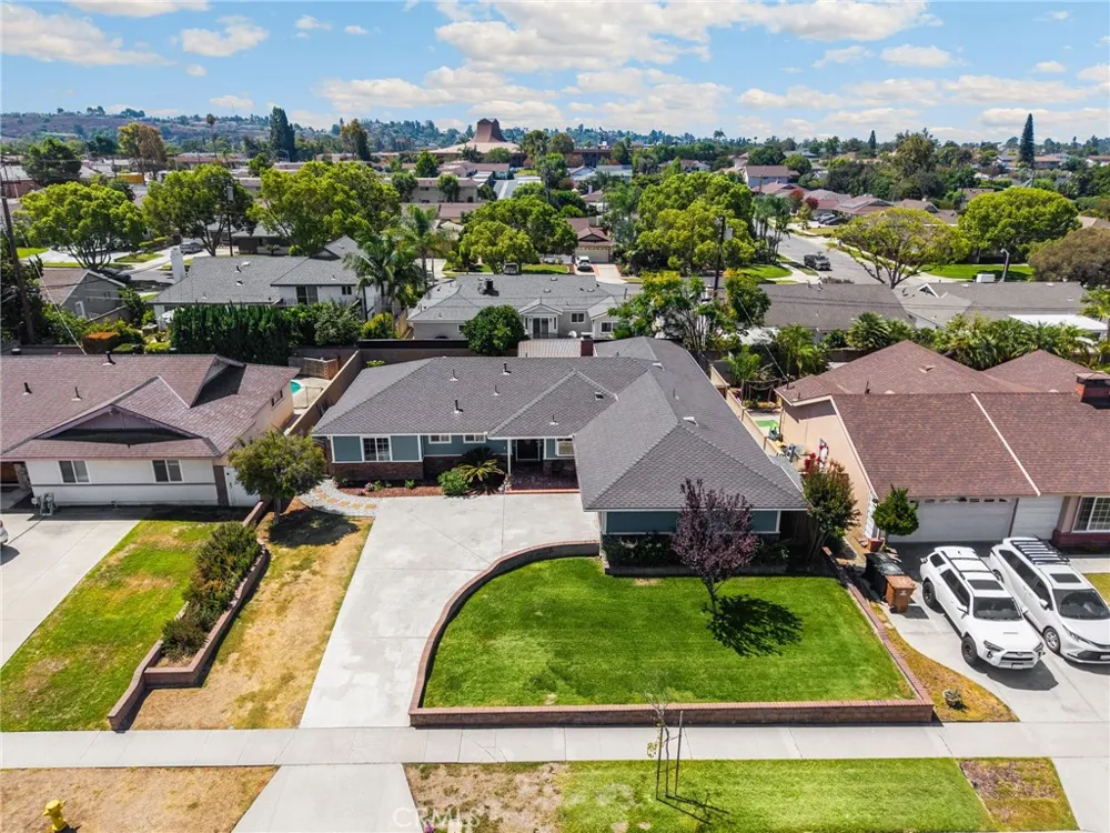 1040 El Mirador Drive Fullerton, CA 92835