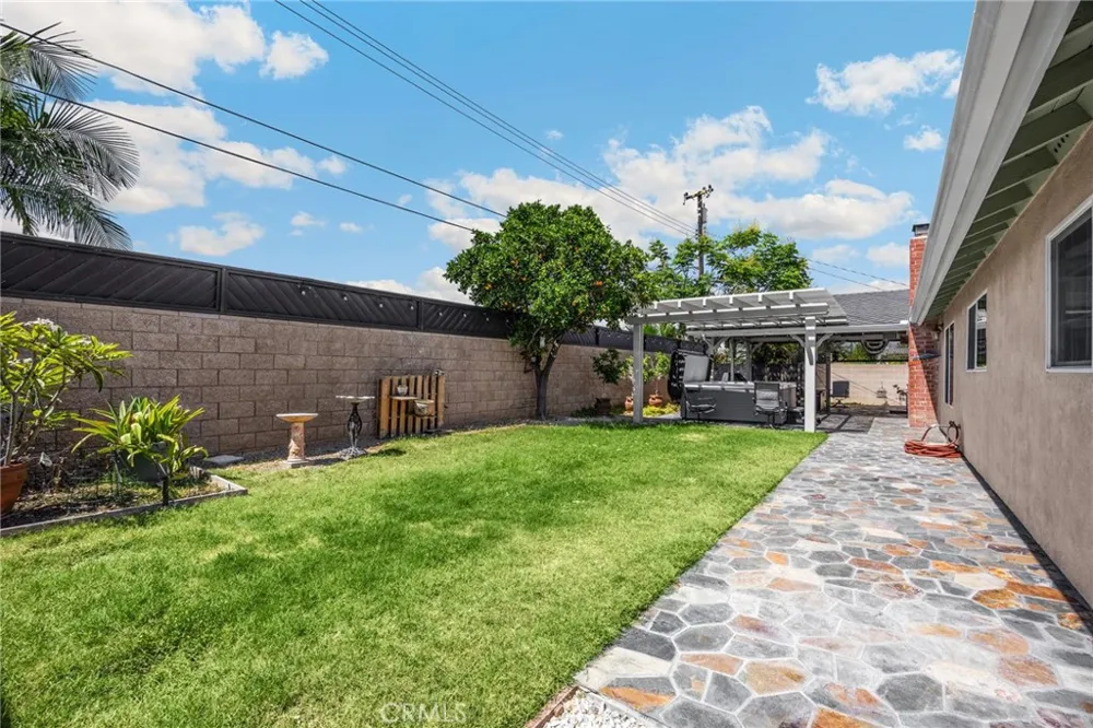 1040 El Mirador Drive Fullerton, CA 92835