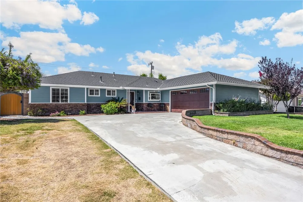 1040 El Mirador Drive Fullerton, CA 92835