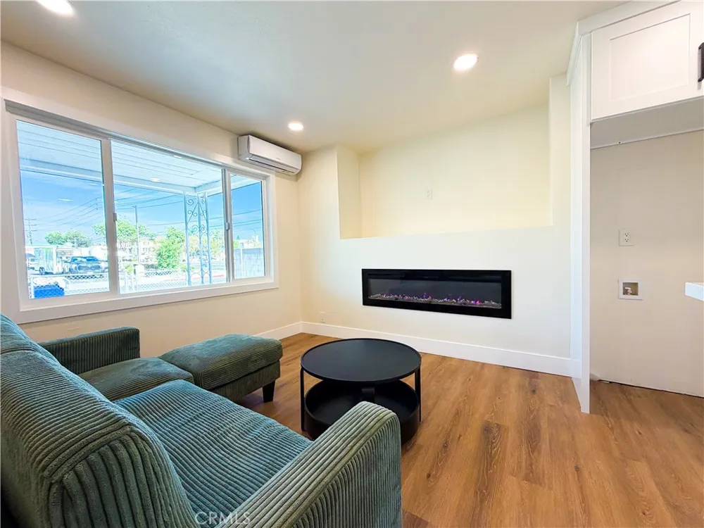 110 Western Santa Ana, CA 92703