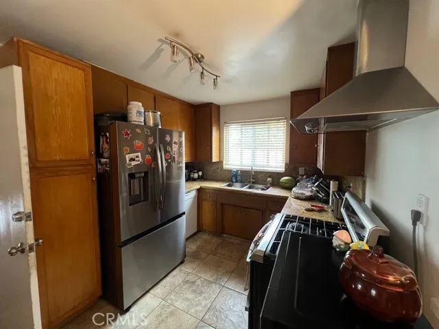 1006 S Lambert Dr. Fullerton, CA 92833
