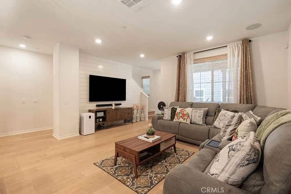 1341 Reliance Carson, CA 90746
