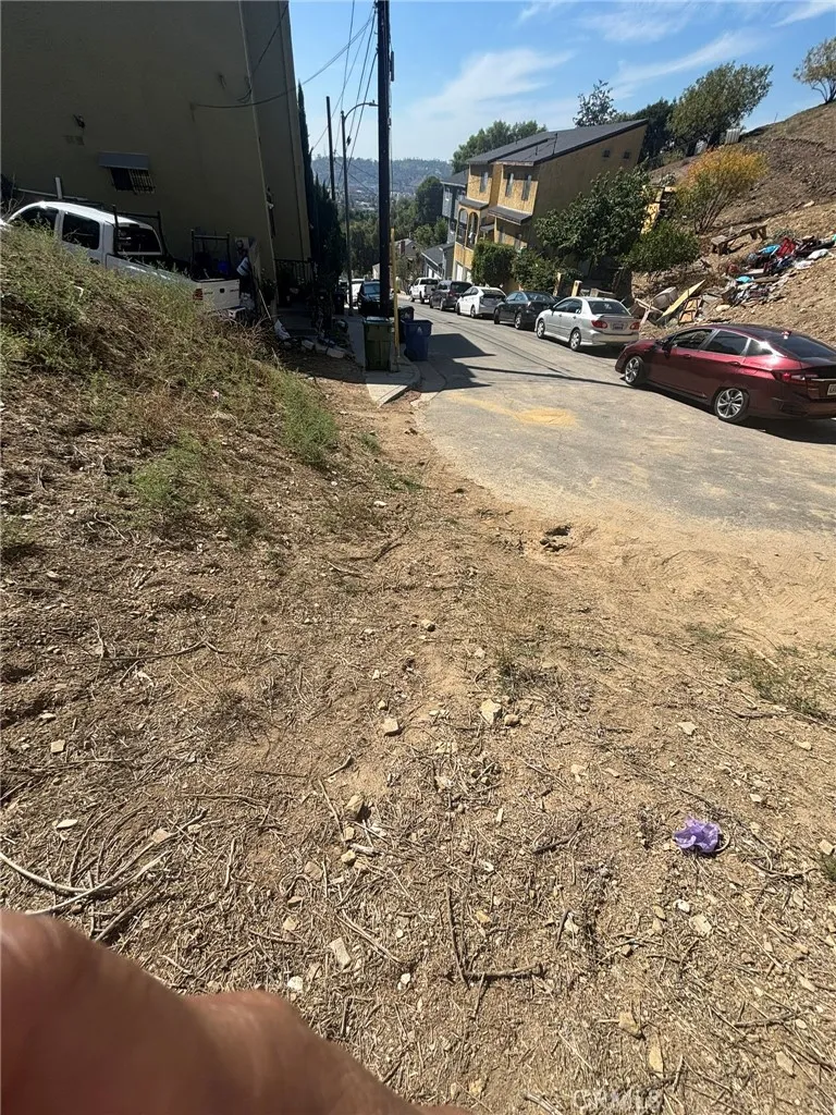 Avenue 33 Lincoln Heights, CA 91356