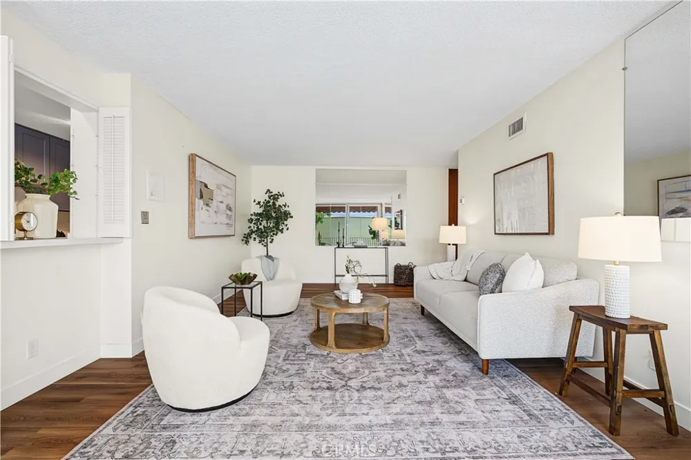 1539 Laurel Avenue #202 Los Angeles, CA 90046