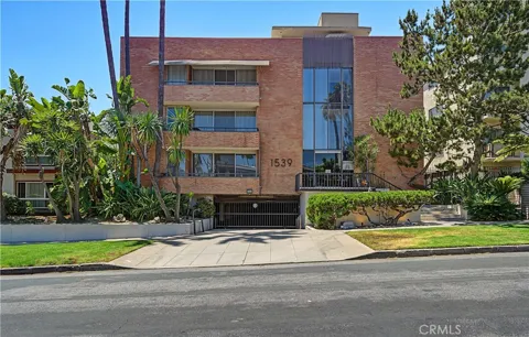 1539 Laurel Avenue #202