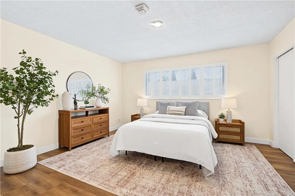 1539 Laurel Avenue #202 Los Angeles, CA 90046
