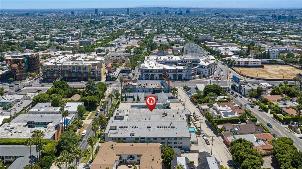 1539 Laurel Avenue #202 Los Angeles, CA 90046