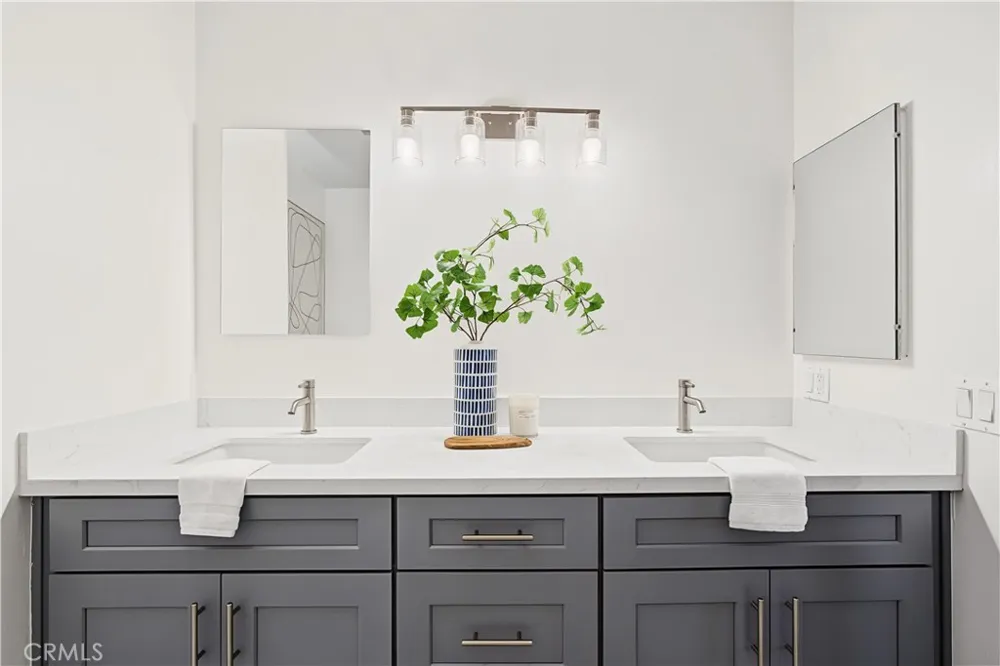 1539 Laurel Avenue #202 Los Angeles, CA 90046