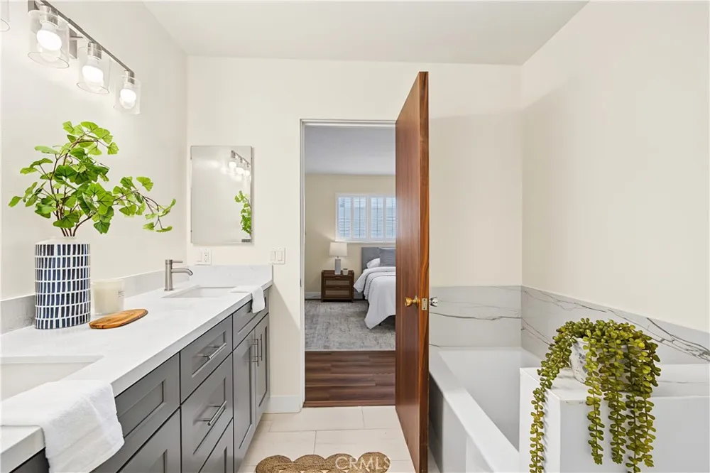 1539 Laurel Avenue #202 Los Angeles, CA 90046