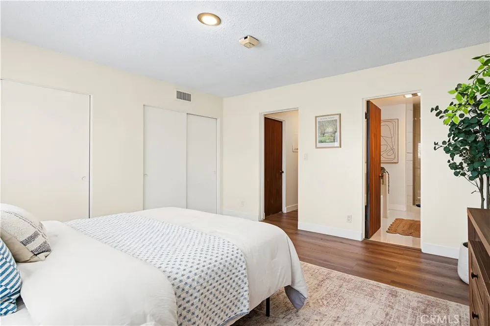 1539 Laurel Avenue #202 Los Angeles, CA 90046