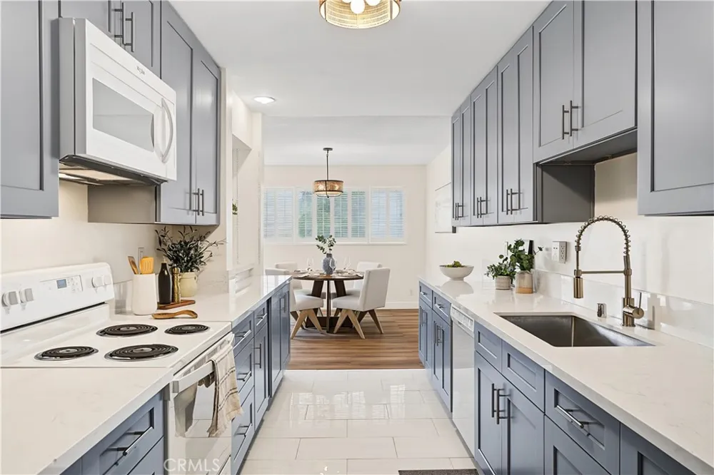 1539 Laurel Avenue #202 Los Angeles, CA 90046