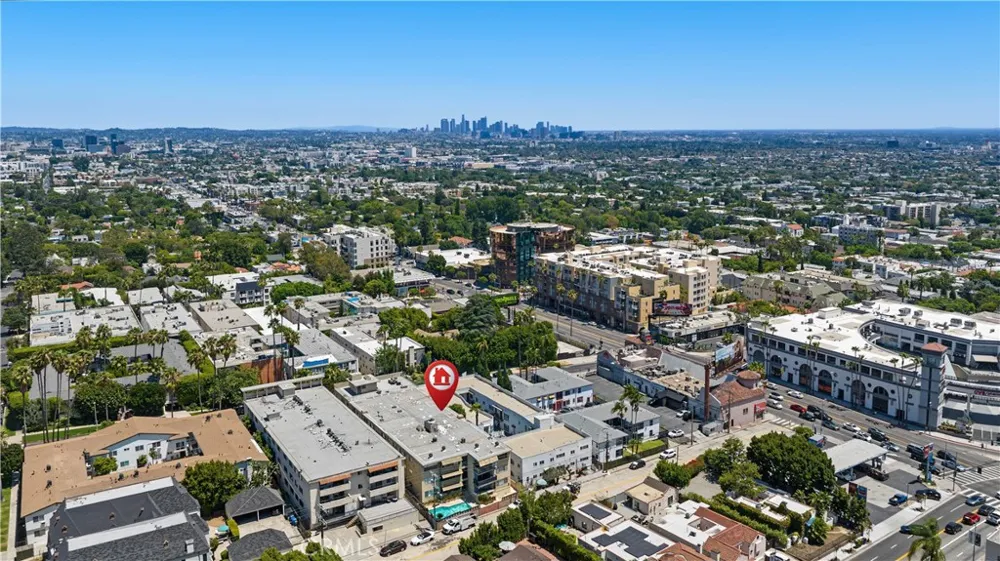 1539 Laurel Avenue #202 Los Angeles, CA 90046