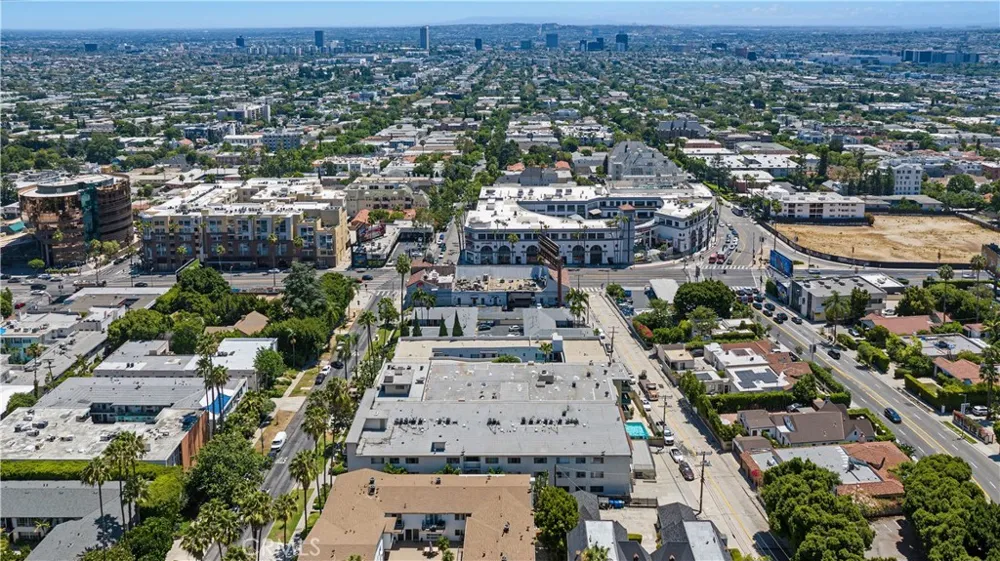 1539 Laurel Avenue #202 Los Angeles, CA 90046