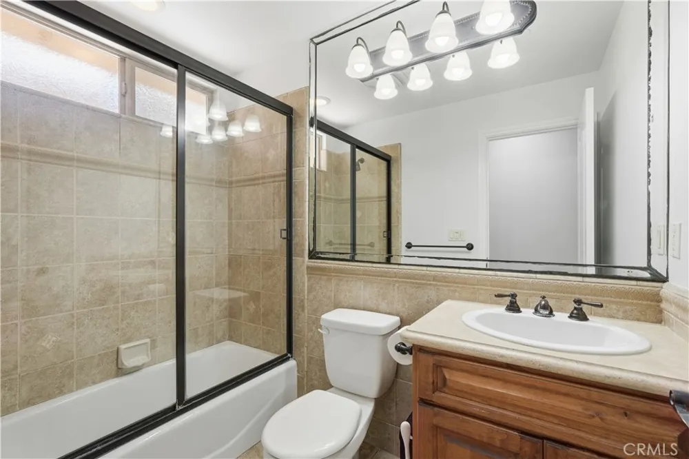 520 Elena #B Redondo Beach, CA 90277