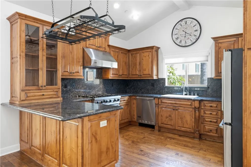 520 Elena #B Redondo Beach, CA 90277