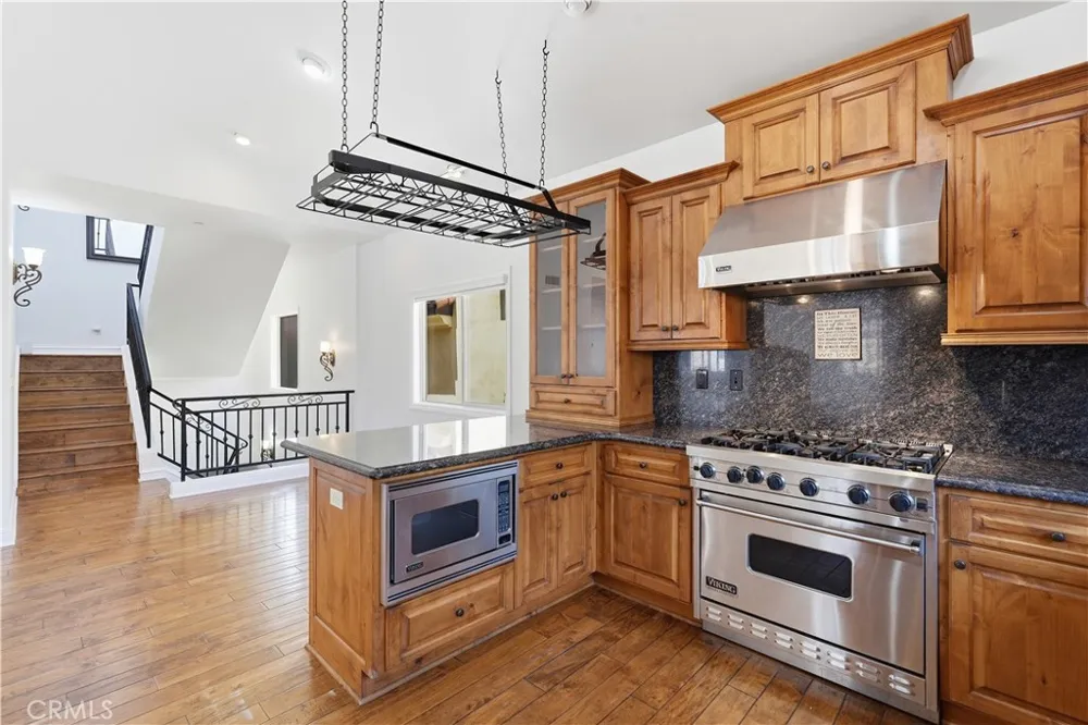 520 Elena #B Redondo Beach, CA 90277