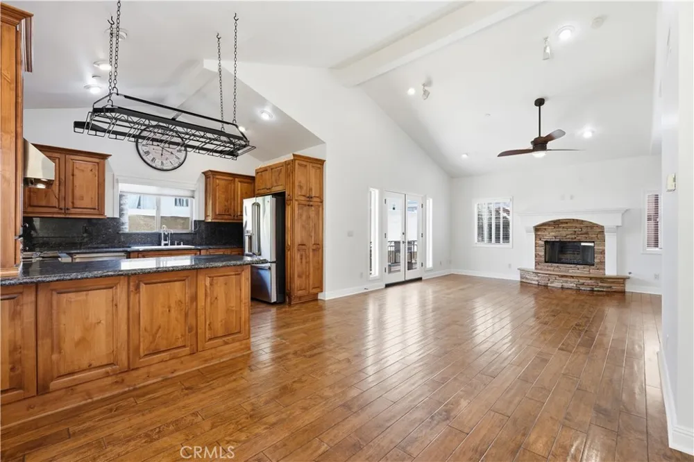 520 Elena #B Redondo Beach, CA 90277