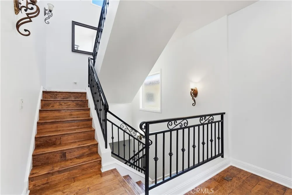 520 Elena #B Redondo Beach, CA 90277