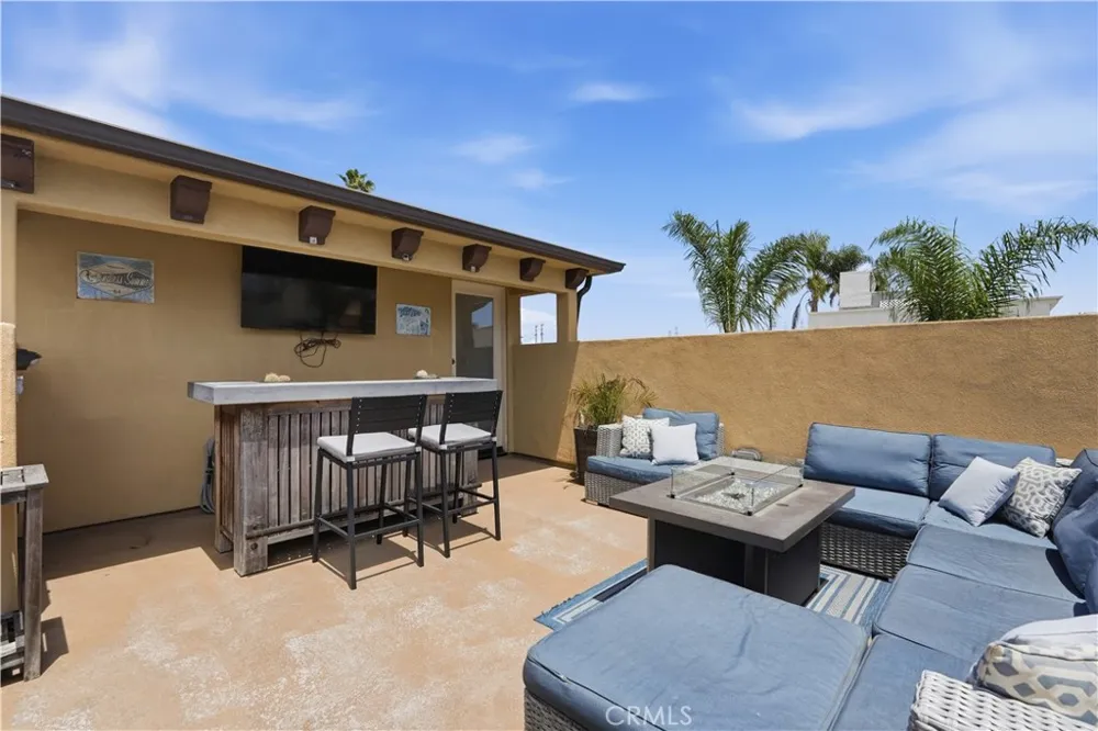 520 Elena #B Redondo Beach, CA 90277