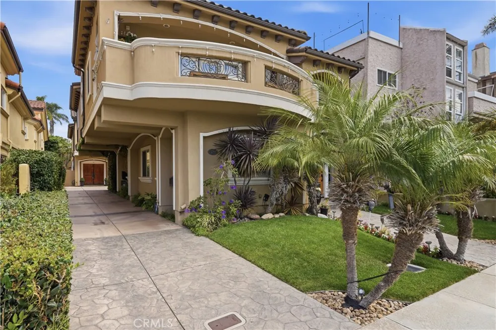 520 Elena #B Redondo Beach, CA 90277