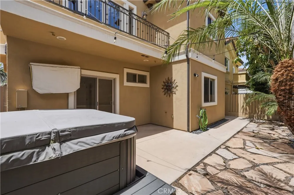 520 Elena #B Redondo Beach, CA 90277