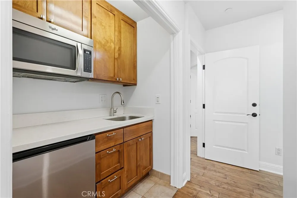 520 Elena #B Redondo Beach, CA 90277