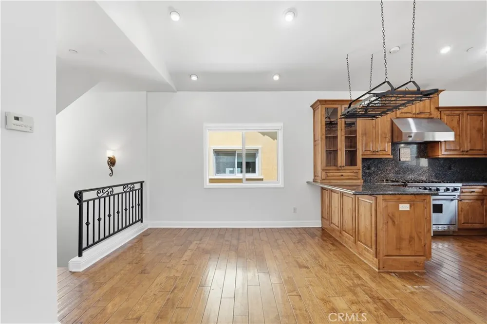 520 Elena #B Redondo Beach, CA 90277