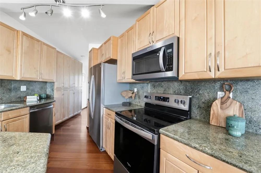 320 Paseo De La Playa #E Redondo Beach, CA 90277