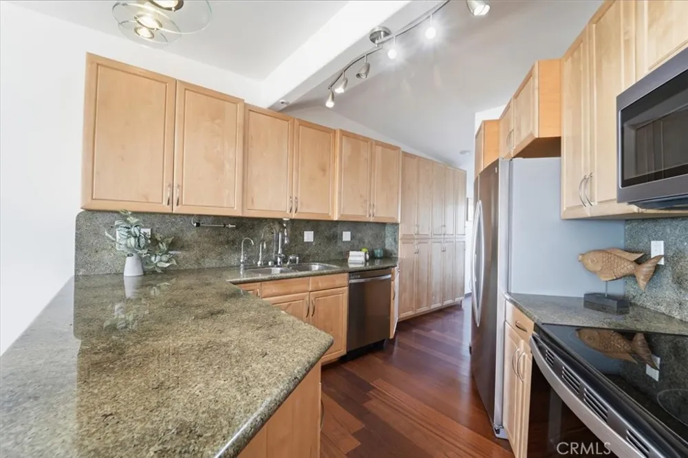 320 Paseo De La Playa #E Redondo Beach, CA 90277