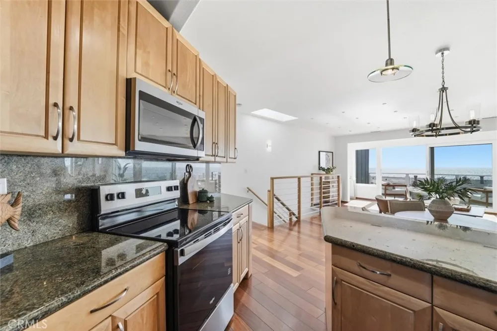 320 Paseo De La Playa #E Redondo Beach, CA 90277